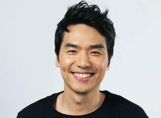 韓國十大實力男演員排行榜,河正宇極具魅力、樸秉恩的角色深入人心