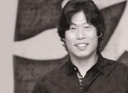 韓國十大實力男演員排行榜,河正宇極具魅力、樸秉恩的角色深入人心