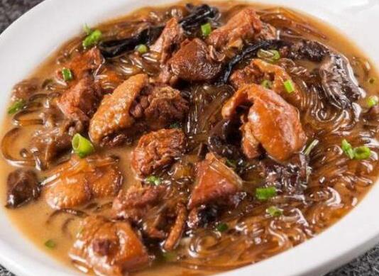 吉林十大名菜排名,白肉血腸肥而不膩、雪衣豆沙香甜可口