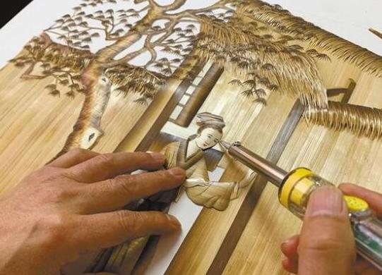 陜西十大傳統(tǒng)手工藝品,皮影戲源遠流長、陜北剪紙粗獷大氣