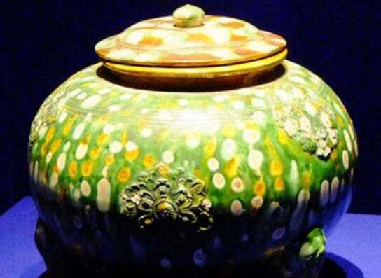 陜西十大傳統(tǒng)手工藝品,皮影戲源遠流長、陜北剪紙粗獷大氣