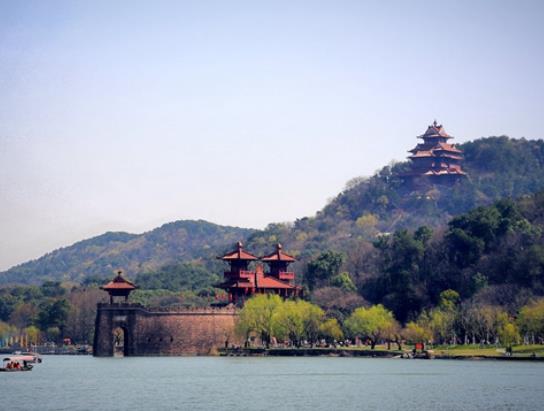 武漢十大名山排行榜,東湖磨山景區(qū)六峰相連、木蘭山是木蘭文化之源