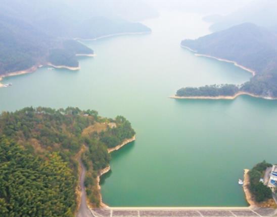 南京十大著名湖泊排行榜,紫霞湖是5A級(jí)景區(qū)、玄武湖夜游也很美