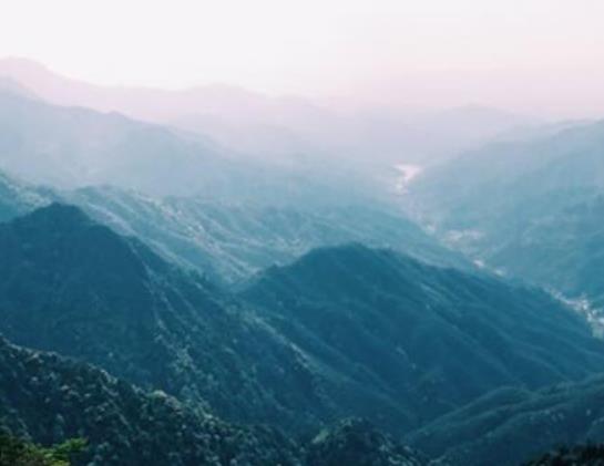 中國十大著名紅色旅游景點(diǎn),延安革命紀(jì)念地景區(qū)、西柏坡深受人們歡迎
