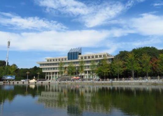 河南十大最美大學(xué)排行榜,河南大學(xué)實(shí)力強(qiáng)大、鄭州大學(xué)建筑美觀
