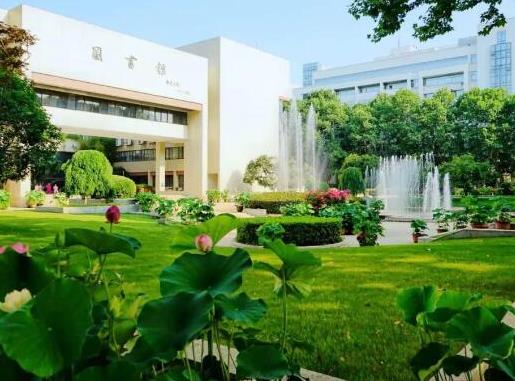 武漢十大最美大學(xué)排行榜,武漢大學(xué)校園享譽(yù)、華中農(nóng)業(yè)大學(xué)環(huán)境幽雅