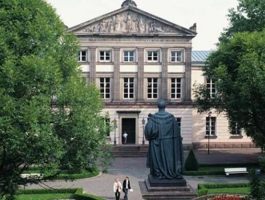 歐洲十大頂尖大學(xué),牛津大學(xué)影響力大、劍橋大學(xué)師資力量十分雄厚