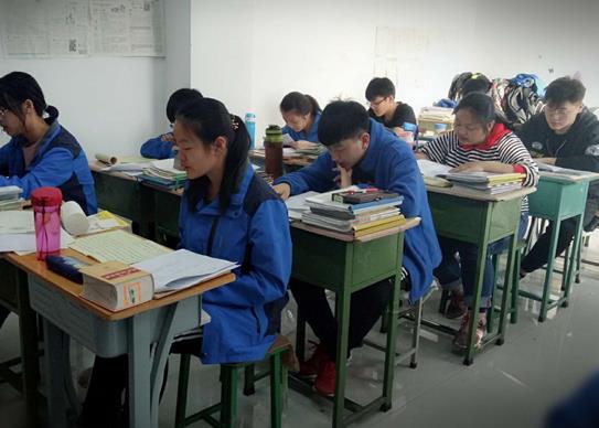 樂山市教育培訓(xùn)機構(gòu)排名,中公教育培訓(xùn)學(xué)校、萬書聚優(yōu)培訓(xùn)學(xué)校深受信賴