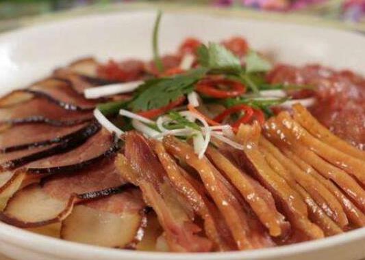 中國(guó)最出名的十大名菜排名,北京烤鴨被譽(yù)為天下美味、麻婆豆腐很經(jīng)典