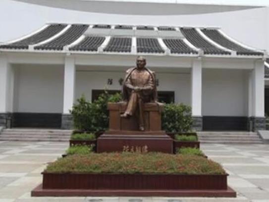 上海免費(fèi)景點(diǎn)排名,上海外灘是中國近現(xiàn)代重要史記、朱家角古鎮(zhèn)古風(fēng)猶存