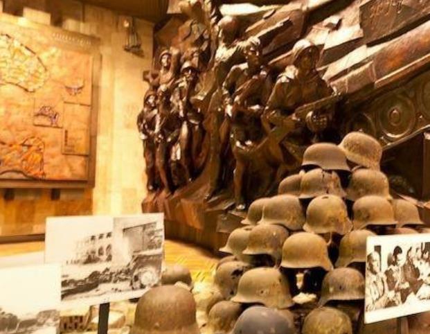 烏克蘭十大旅游景點排行 基輔是烏克蘭全國政治經(jīng)濟文化科學(xué)中心