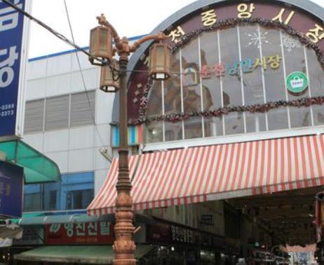 盧布爾雅十大旅游排行 阿爾卑斯牧場放養(yǎng)牛羊的數(shù)量受到嚴格的限制