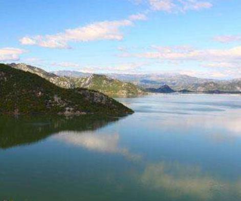 黑山十大旅游景點(diǎn)排行 塔拉河谷大橋位于黑山北部塔拉河谷地區(qū)