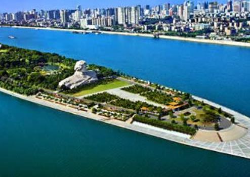 全國十大免費(fèi)旅游景點(diǎn)排行 湖南鳳凰古城為典型的少數(shù)民族聚居區(qū)