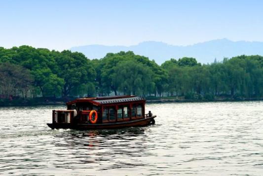 全國十大免費(fèi)旅游景點(diǎn)排行 湖南鳳凰古城為典型的少數(shù)民族聚居區(qū)