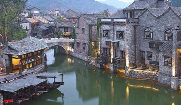 世界十大最浪漫的結(jié)婚勝地旅游景點(diǎn)排行 法國(guó)城堡婚禮十分浪漫