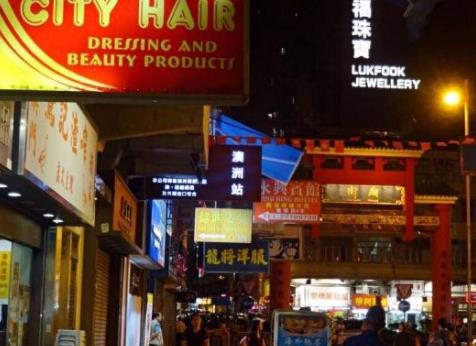 去香港十個(gè)不可不去的地方旅游排行 半島酒店是歷史最悠久的的酒店