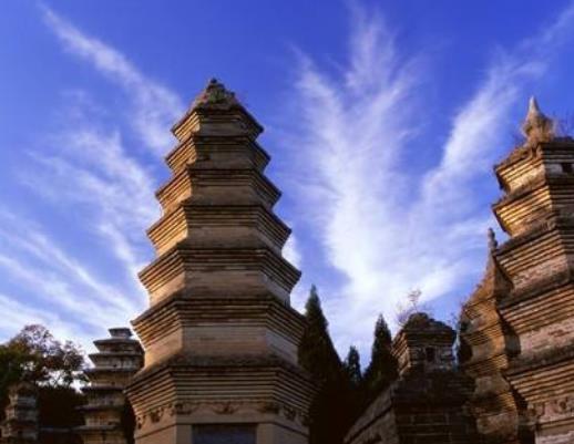 亞洲最著名的十座佛塔旅游景點(diǎn)排行 魯溫維利塔十分美麗