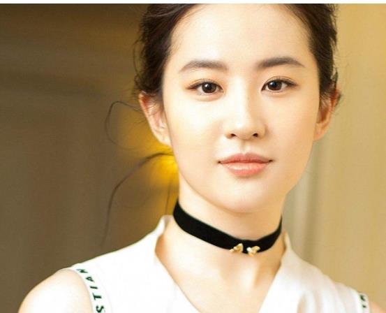中國當紅女星美女排行 唐嫣標致甜美的心形面孔