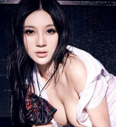 中國乳神排行 柳巖中國新生代最當(dāng)紅人氣美女主播之一