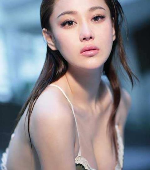 中國乳神排行 柳巖中國新生代最當(dāng)紅人氣美女主播之一