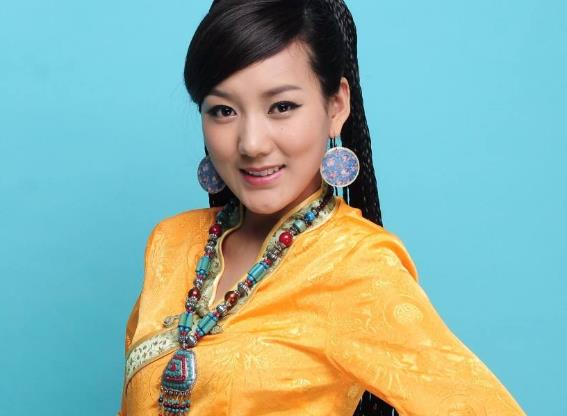 藏族十大美女排行 阿蘭·達(dá)瓦卓瑪是一個(gè)長(zhǎng)得非常美麗的姑娘