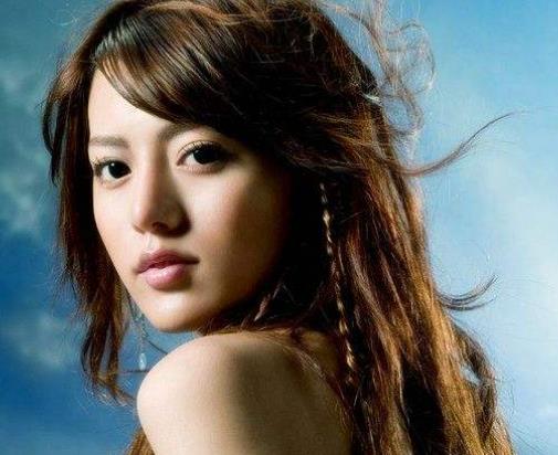 藏族十大美女排行 阿蘭·達(dá)瓦卓瑪是一個(gè)長(zhǎng)得非常美麗的姑娘