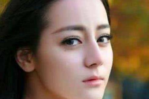 中國(guó)現(xiàn)代四大美女排行 迪麗熱巴1992年6月3日出生于烏魯木齊
