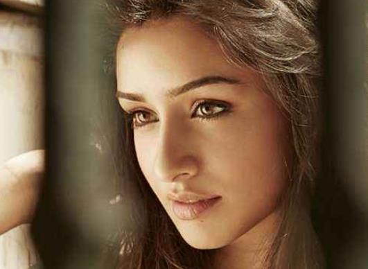 十大最性感的寶萊塢女演員排行 卡普爾是演員Shakti Kapoor的女兒