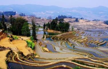 中國(guó)最美的三處風(fēng)光 美麗的阿爾泰山自古被譽(yù)為“金山”