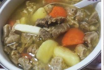 韓國旅游必吃美食 韓國的土豆湯是補(bǔ)身暖胃的一道美味