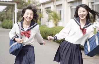 世界各國(guó)校服 日本的校服還是時(shí)尚潮流的風(fēng)向標(biāo)