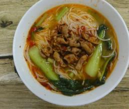 米粉十大品牌 統(tǒng)桶發(fā)鹵粉原材料供應(yīng)鹵粉新技術(shù)研發(fā)為一體