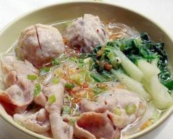 米粉十大品牌 統(tǒng)桶發(fā)鹵粉原材料供應(yīng)鹵粉新技術(shù)研發(fā)為一體