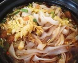 米粉十大品牌 統(tǒng)桶發(fā)鹵粉原材料供應(yīng)鹵粉新技術(shù)研發(fā)為一體