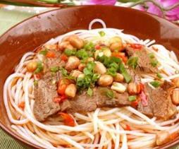 米粉十大品牌 統(tǒng)桶發(fā)鹵粉原材料供應(yīng)鹵粉新技術(shù)研發(fā)為一體