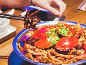 肉蟹煲排行榜 巴比酷肉蟹煲是一家個(gè)性十足的時(shí)尚餐廳