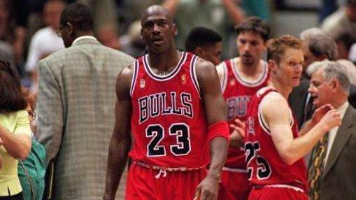 NBA球員生涯10次以上單場(chǎng)50分排行榜 詹姆斯12次 艾弗森14次 榜首喬丹39次