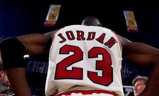 NBA歷史上最貴的球衣排行榜 詹皇球衣未上榜 現(xiàn)役只有庫里的球衣最貴