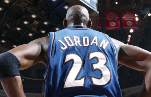 NBA歷史上最貴的球衣排行榜 詹皇球衣未上榜 現(xiàn)役只有庫里的球衣最貴
