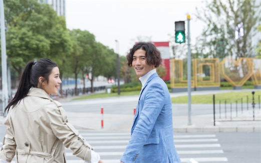 女生最喜歡男生做的十個(gè)動(dòng)作排名 壁咚最讓女生受不了