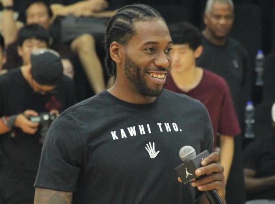 NBA十大迷之微笑 尼克楊成熱門(mén)表情包 江湖再無(wú)搞笑奧尼爾