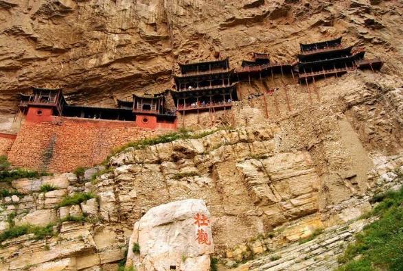 中國最險(xiǎn)的三大寺廟 位于山頂懸崖峭壁之間 雙塔山最負(fù)盛名