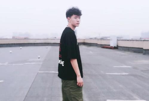 全網(wǎng)公認失戀不能聽的4首歌曲 每1首都非常傷感 第1名最催淚心痛