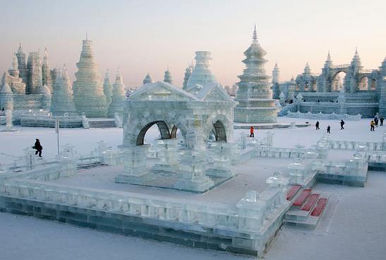 哈爾濱冰雪大世界的門票是通票嗎?哈爾濱冰雕節(jié)持續(xù)多長(zhǎng)時(shí)間?