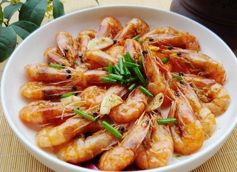 清蒸蝦的營養(yǎng)價(jià)值-清蒸蝦的做法