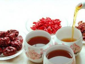 枸杞子泡水喝有什么好處？枸杞子的營(yíng)養(yǎng)價(jià)值