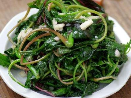 山野菜的營(yíng)養(yǎng)價(jià)值:營(yíng)養(yǎng)豐富無(wú)污染成餐桌上的新寵