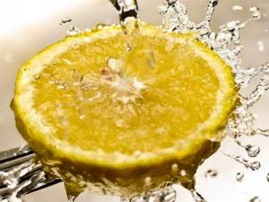 經(jīng)常喝檸檬水好嗎？喝檸檬水有什么好處
