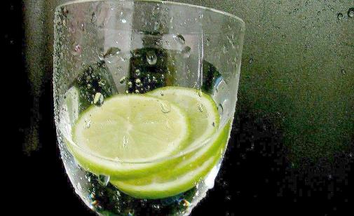 檸檬水的10大養(yǎng)生功效 這時(shí)間喝檸檬水效果最好